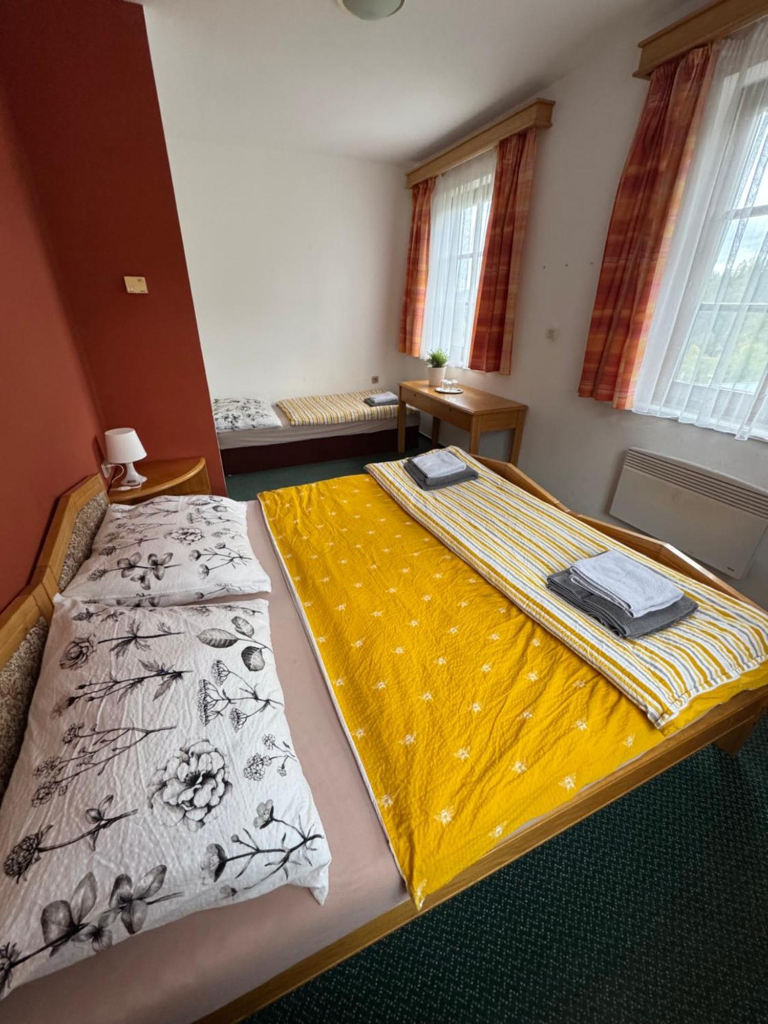 Hotel Lucni Dum 3*